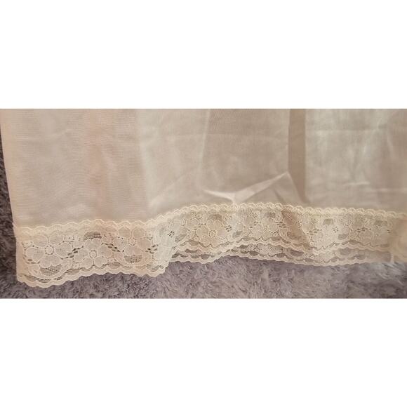 VANITY FAIR Ivory Satin BLOOMERS Bottoms Shorts & Leggs Satin Tank 34 Medium - Picture 3 of 5